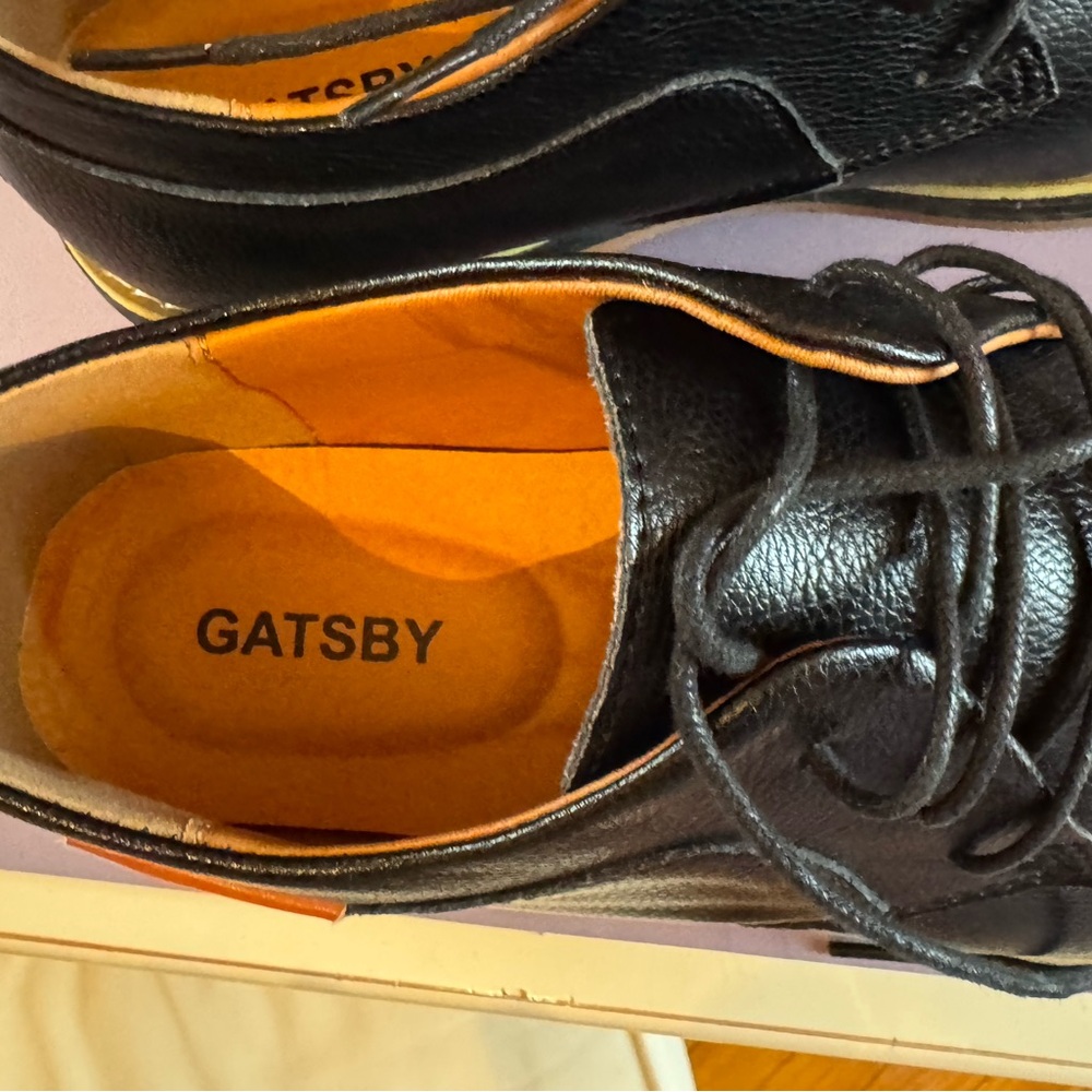 Black Oxford Shoes with Smooth Leather new , too tight for my husband